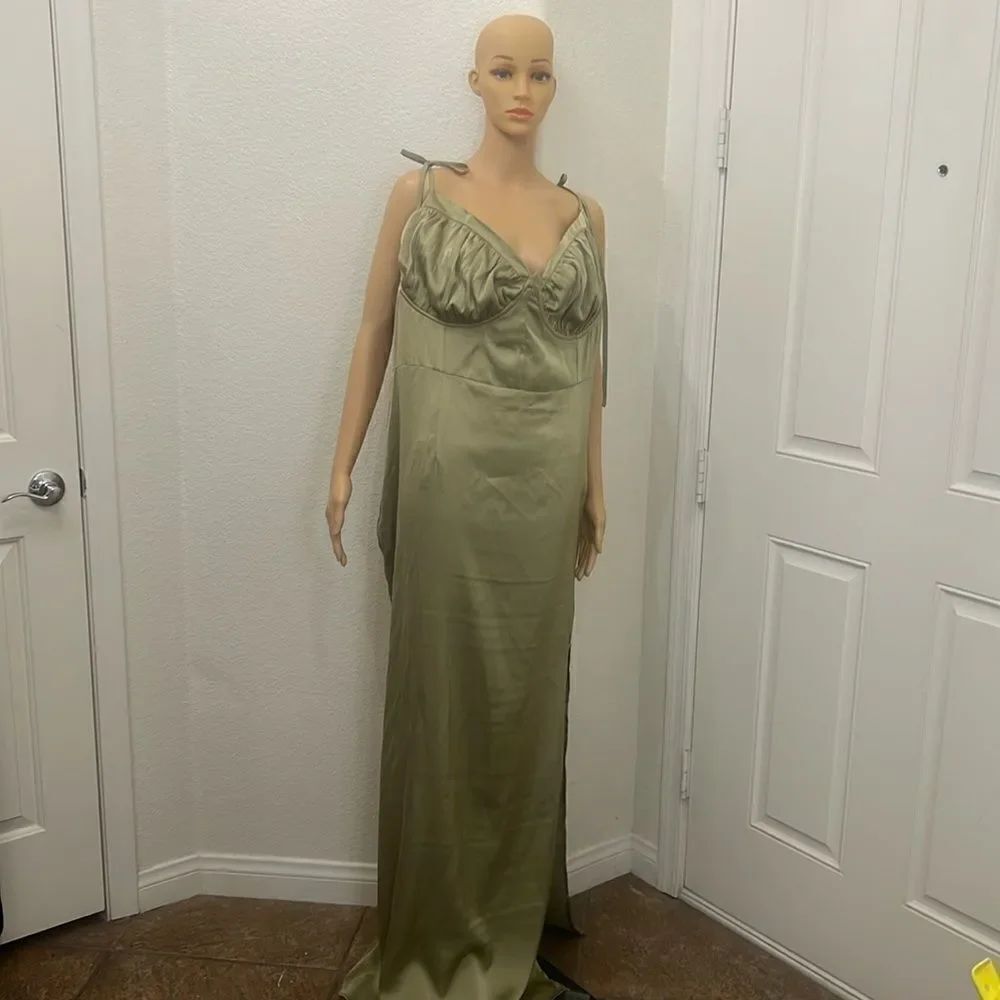 Pretty Little Thing Woman Sage Green Dress Maxi Ruched Bustier Adjustable Sleeve